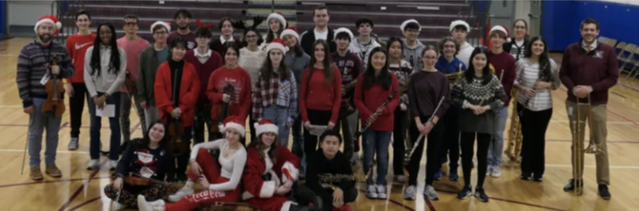 Harrison+High+School+Successfully+Engages+in+its+First+Ever++District-Wide+Caroling+Trip%21