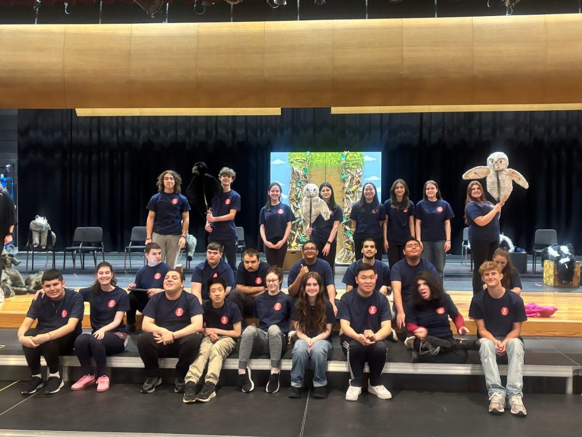 The full cast of the production 